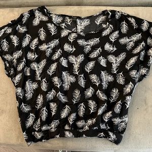 ✅ 2/$15 Forever 21 Tropical Printed Top